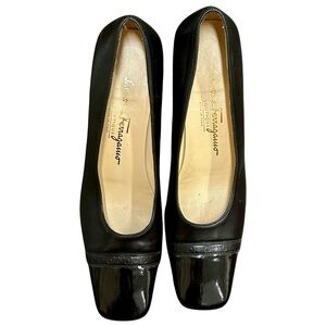 Salvatore Ferragamo Boutique Black Leather Low Heel Pumps 9.5AA
